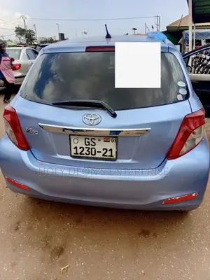 Toyota Vitz 1.3 FWD 5dr 2012 Blue