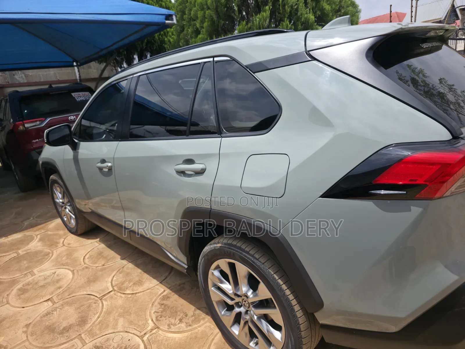 Toyota RAV4 XLE Premium 2021 Green