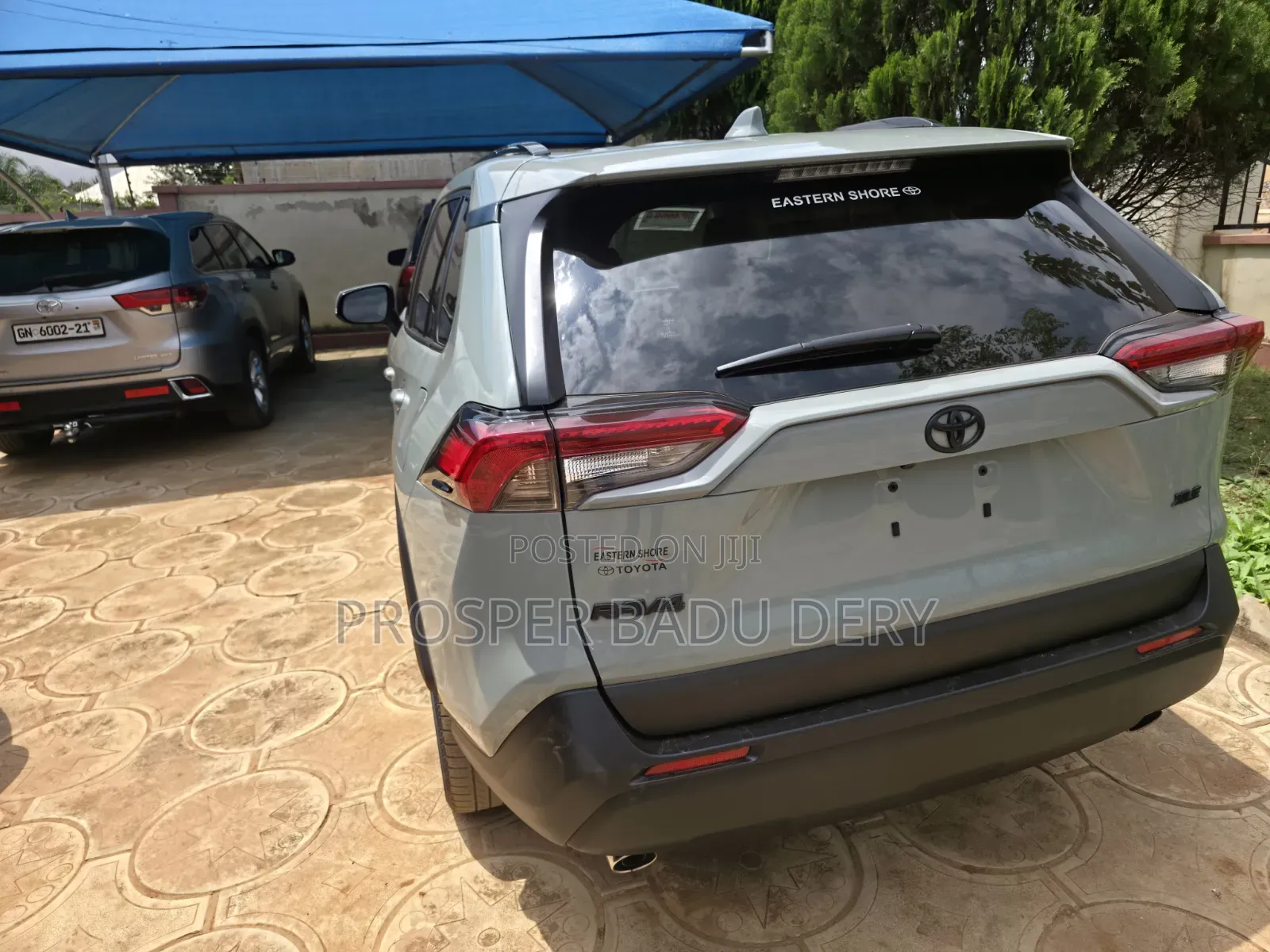 Toyota RAV4 XLE Premium 2021 Green