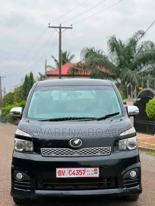 Toyota Voxy 2011 Black