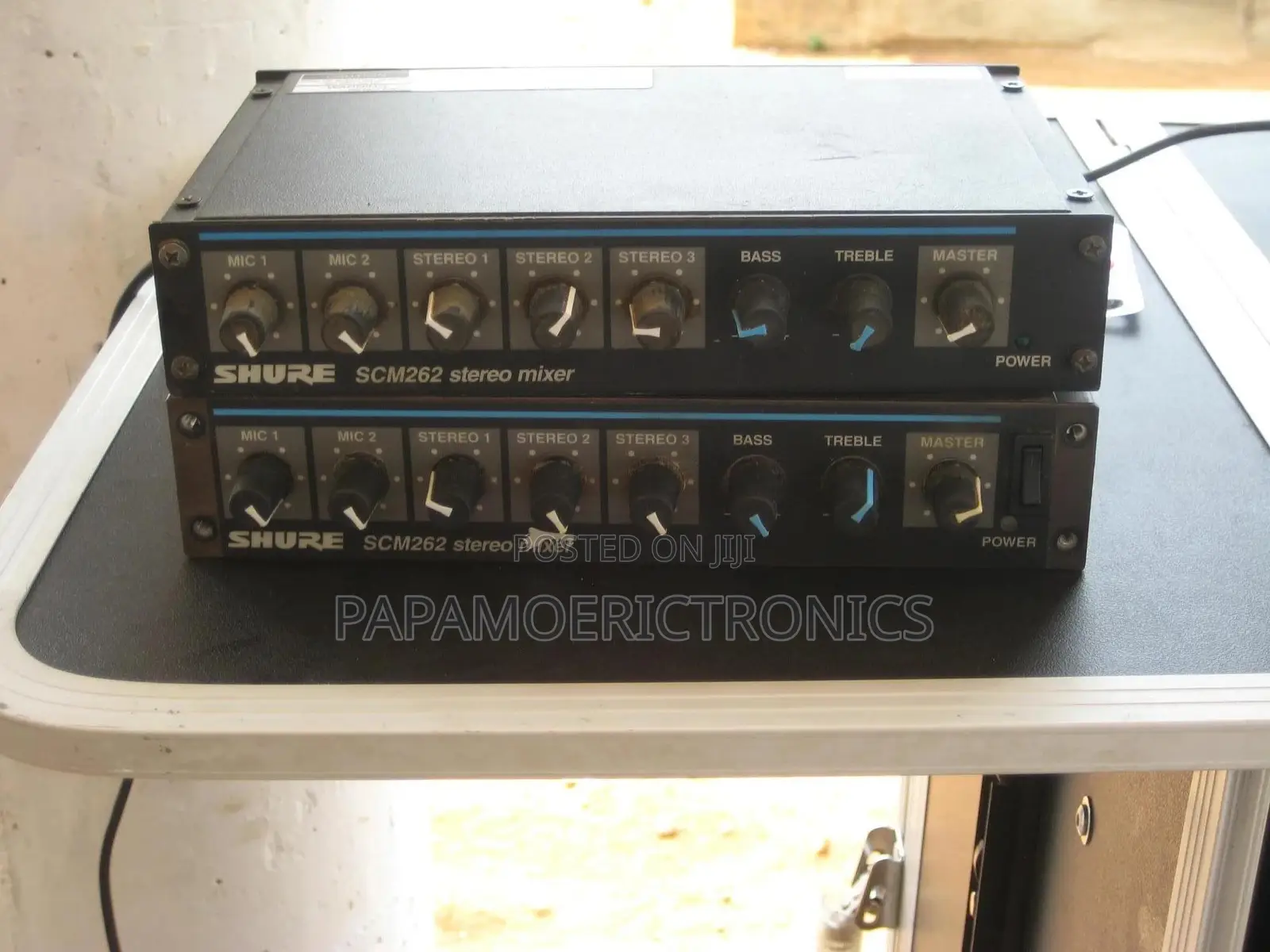 Shure SCM262 Stereo Microphone Mixer