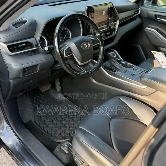 Toyota Highlander 2022 Gray