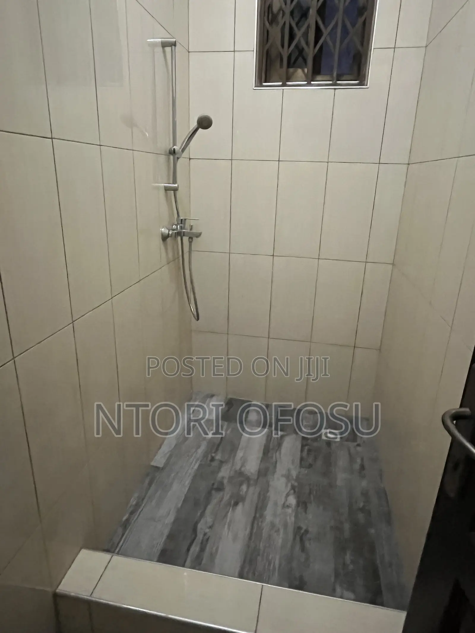 2bdrm Block of Flats in Papao for rent