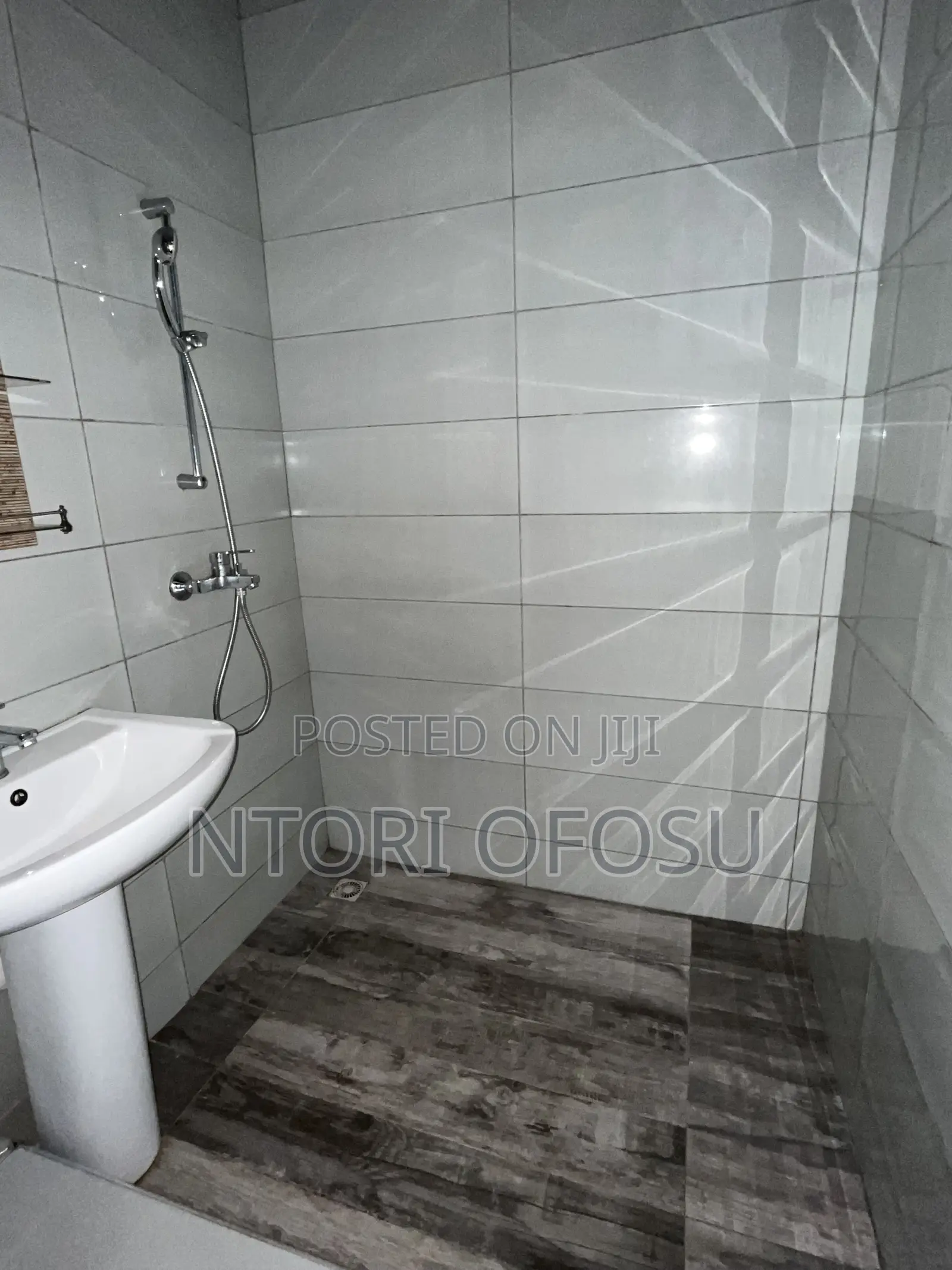 2bdrm Block of Flats in Papao for rent