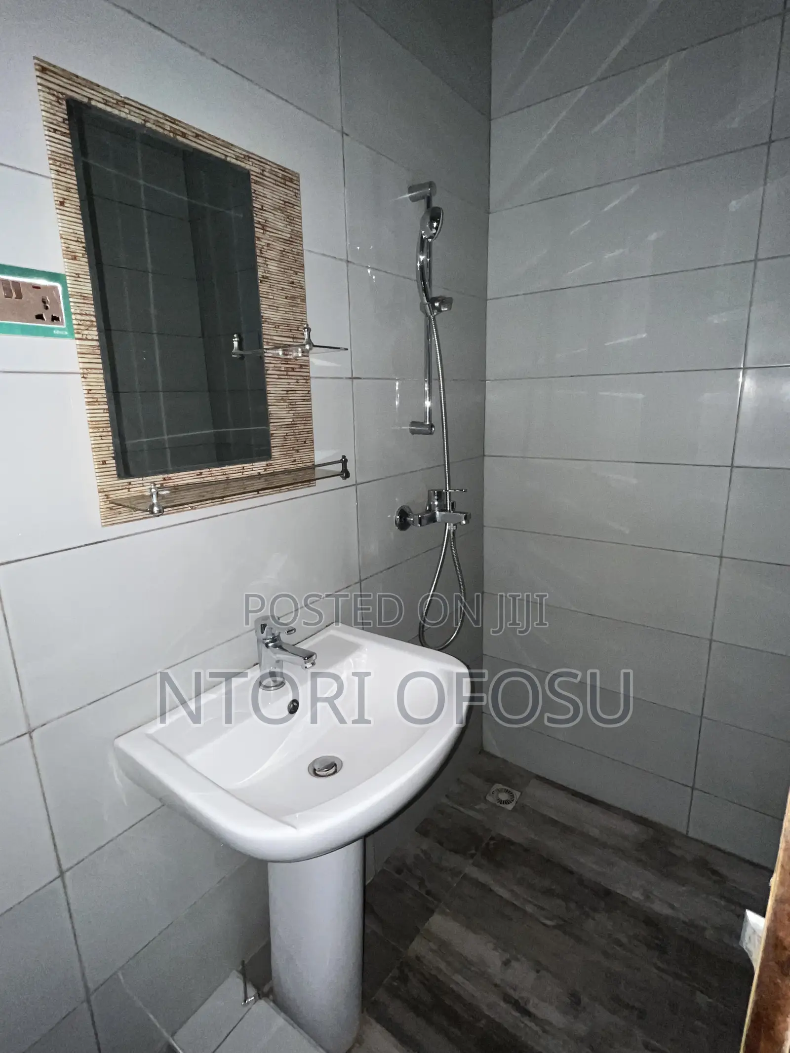 2bdrm Block of Flats in Papao for rent