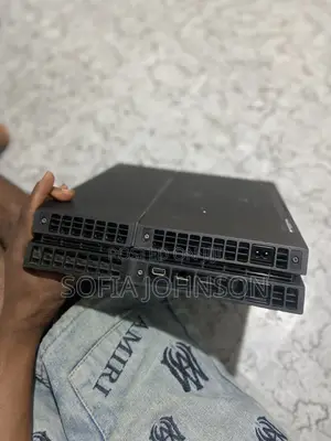 PS4 Slightly Used Neat