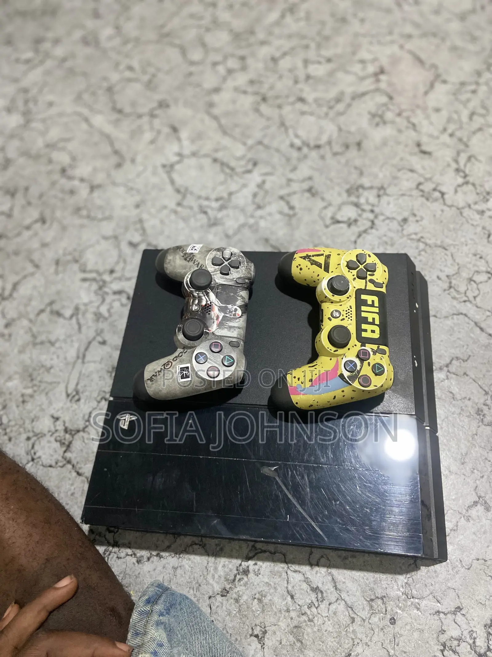 PS4 Slightly Used Neat