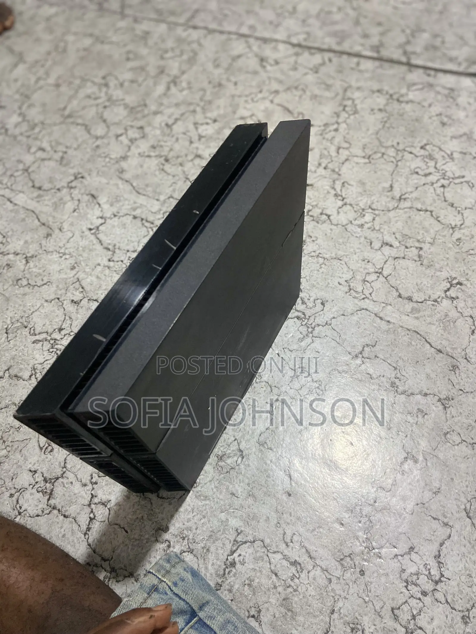 PS4 Slightly Used Neat