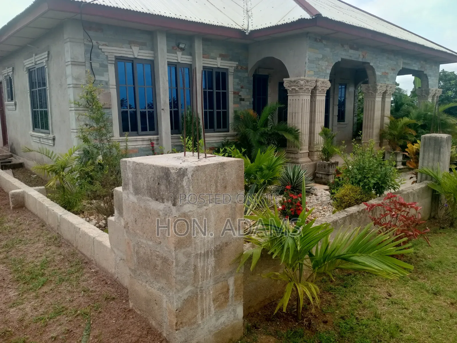 4bdrm Apartment in Nyataase Estate, Ejisu-Juaben Municipal for sale