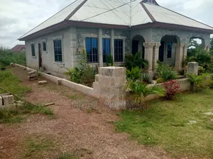 4bdrm Apartment in Nyataase Estate, Ejisu-Juaben Municipal for sale