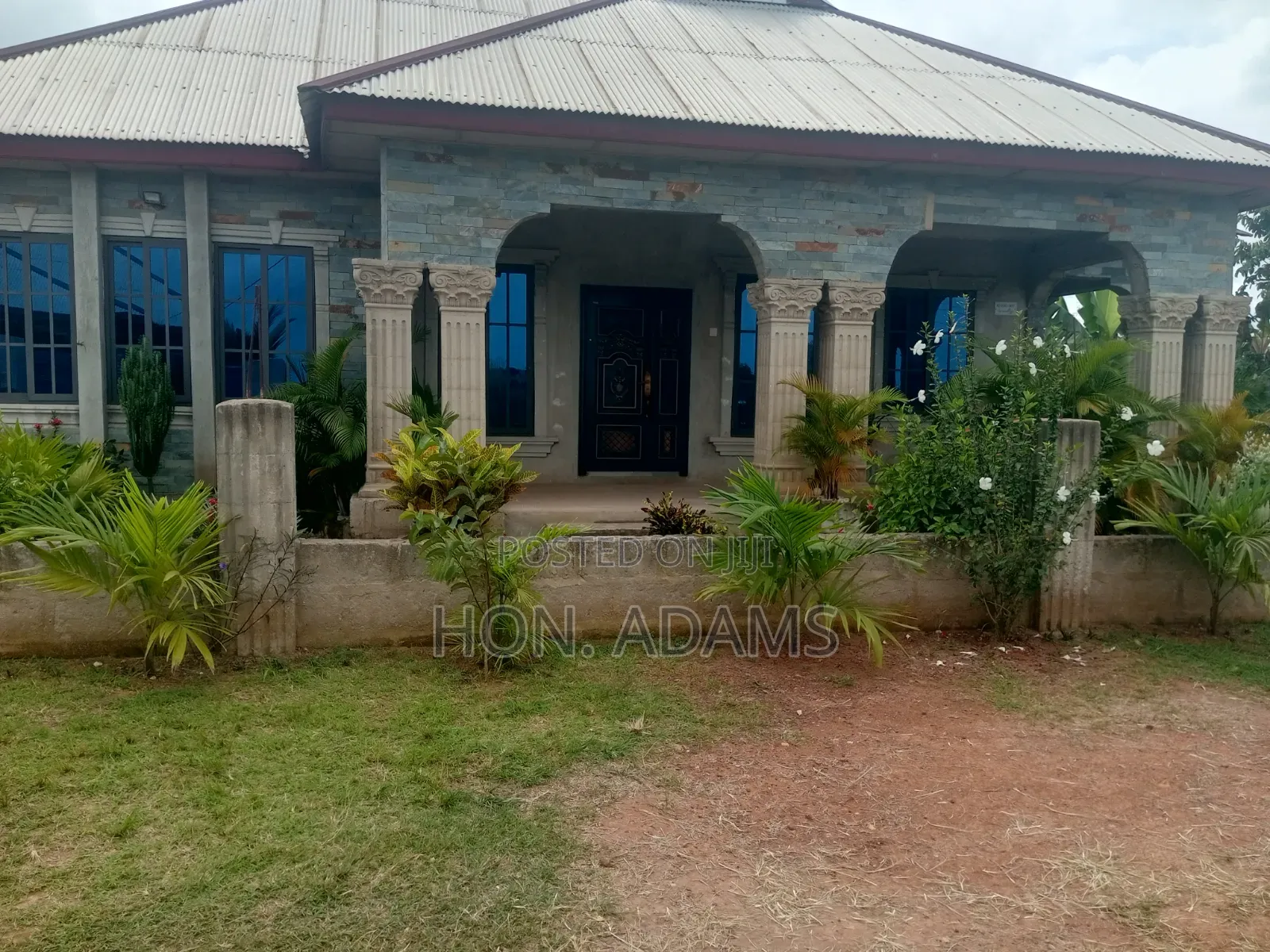4bdrm Apartment in Nyataase Estate, Ejisu-Juaben Municipal for sale