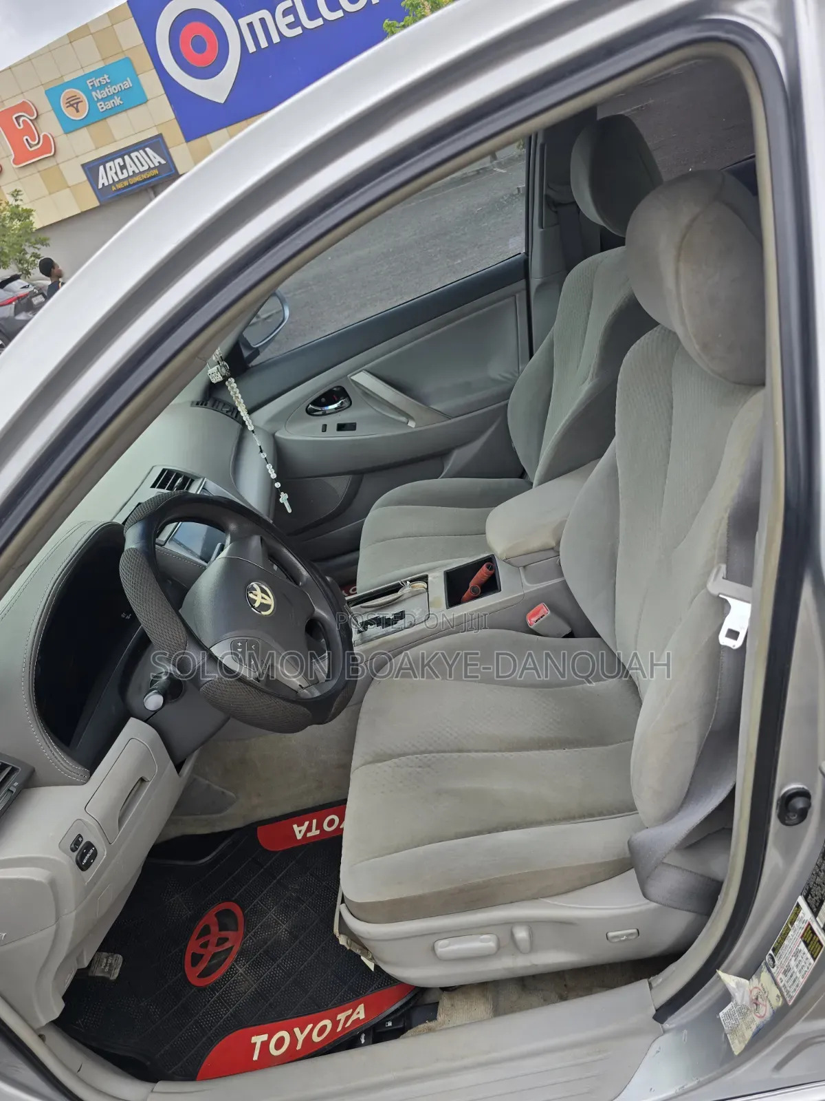 Toyota Camry XLE 4dr Sedan (2.5L 4cyl 6AM) 2010 Silver