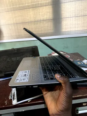 Laptop Asus X555LA 8GB Intel Core i5 HDD+SSD 500GB