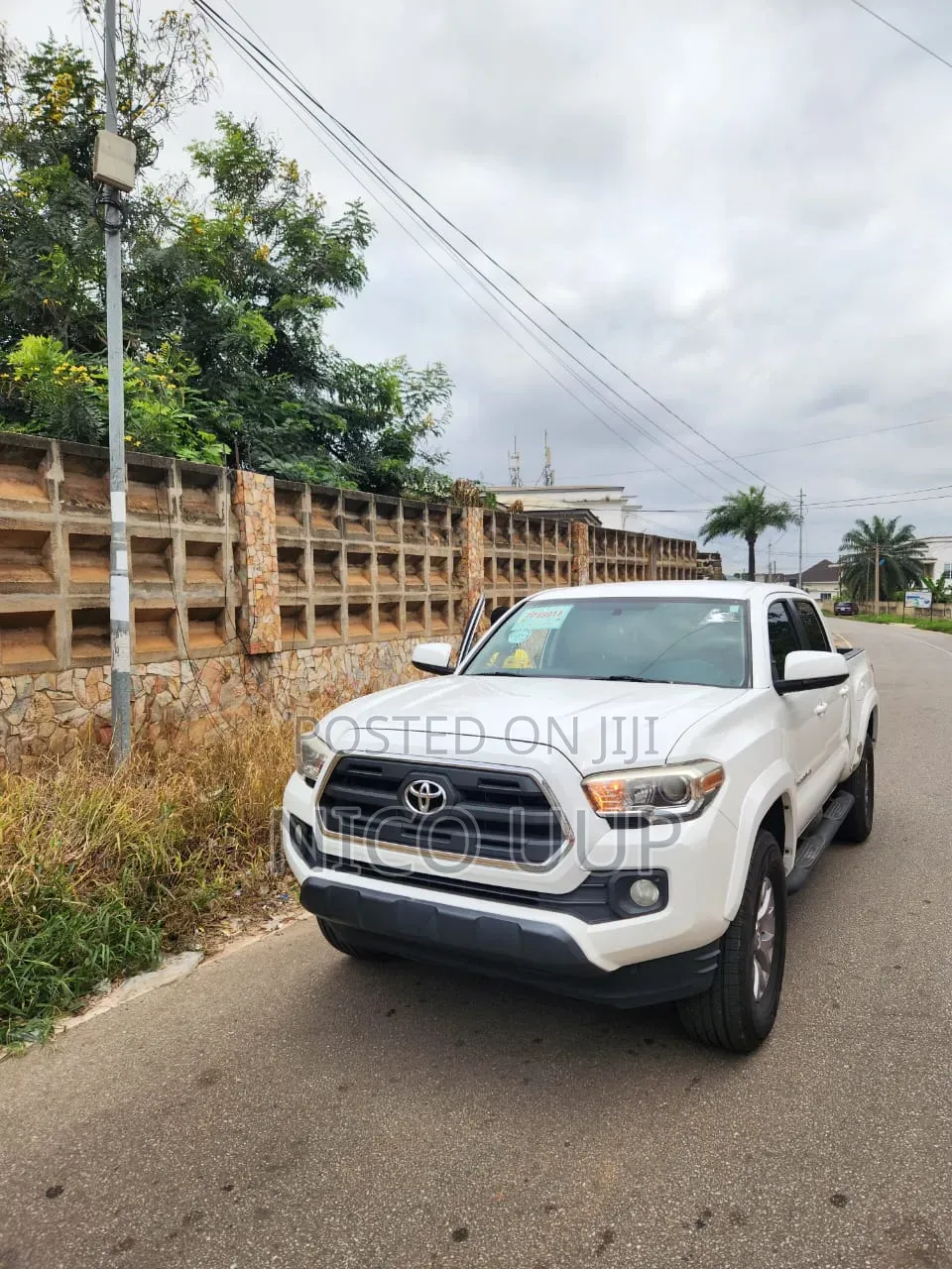 Toyota Tacoma SR5 2017 White