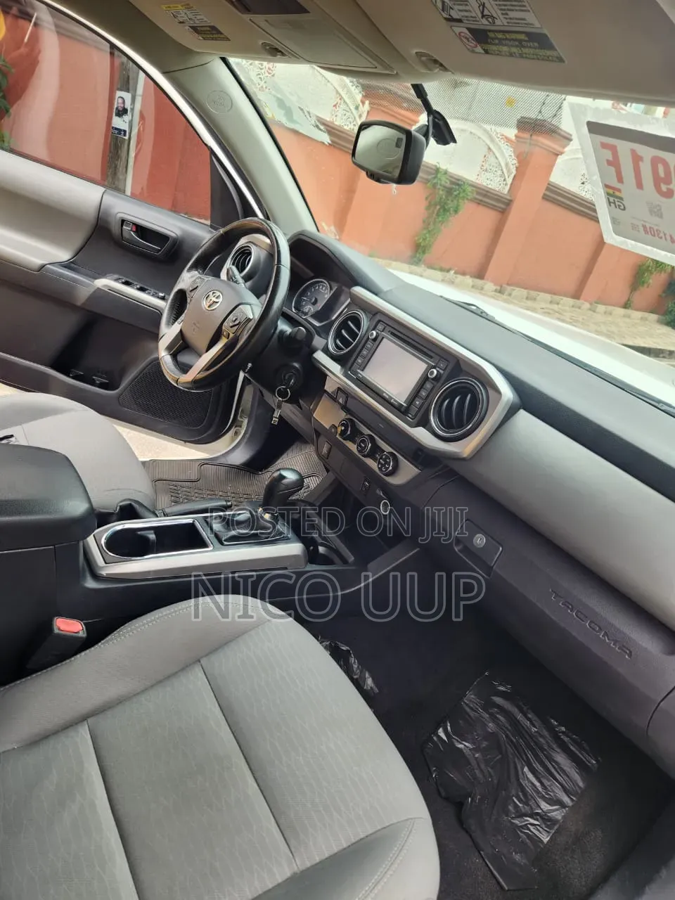Toyota Tacoma SR5 2017 White