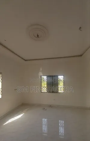 6bdrm Apartment in Nsawam Adoagyiri Municipal for sale