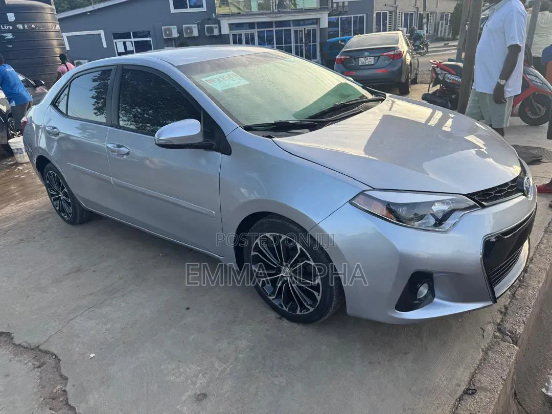 Toyota Corolla 2016 Silver