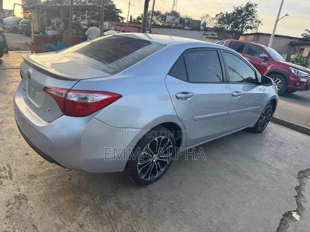 Toyota Corolla 2016 Silver