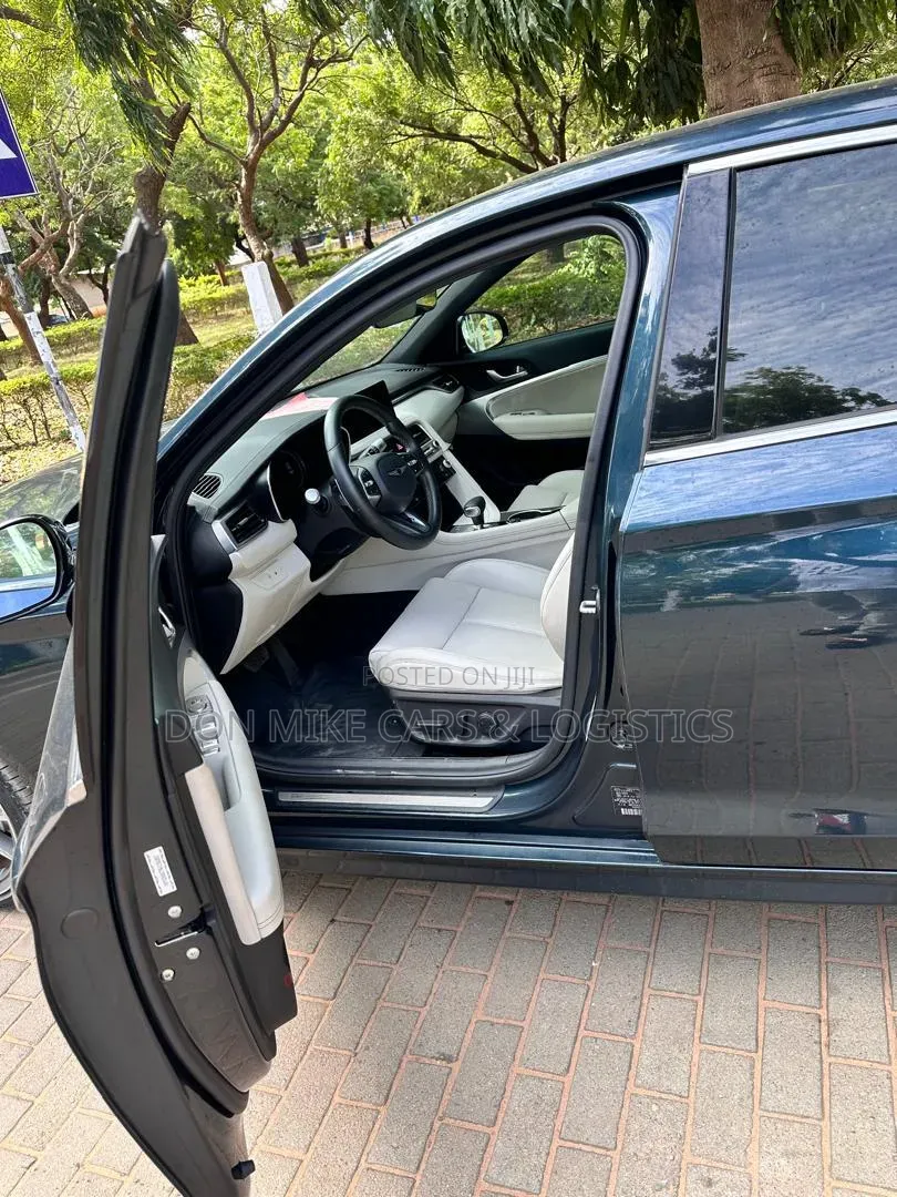 Hyundai Genesis 2024 Black