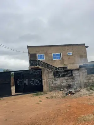 6bdrm Apartment in Accra Metropolitan for sale