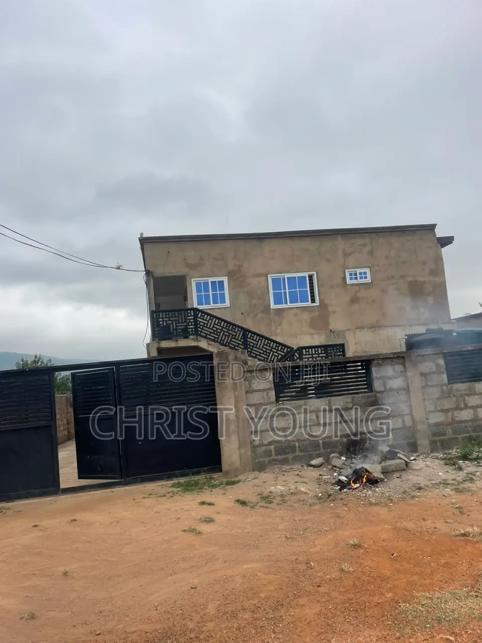6bdrm Apartment in Accra Metropolitan for sale