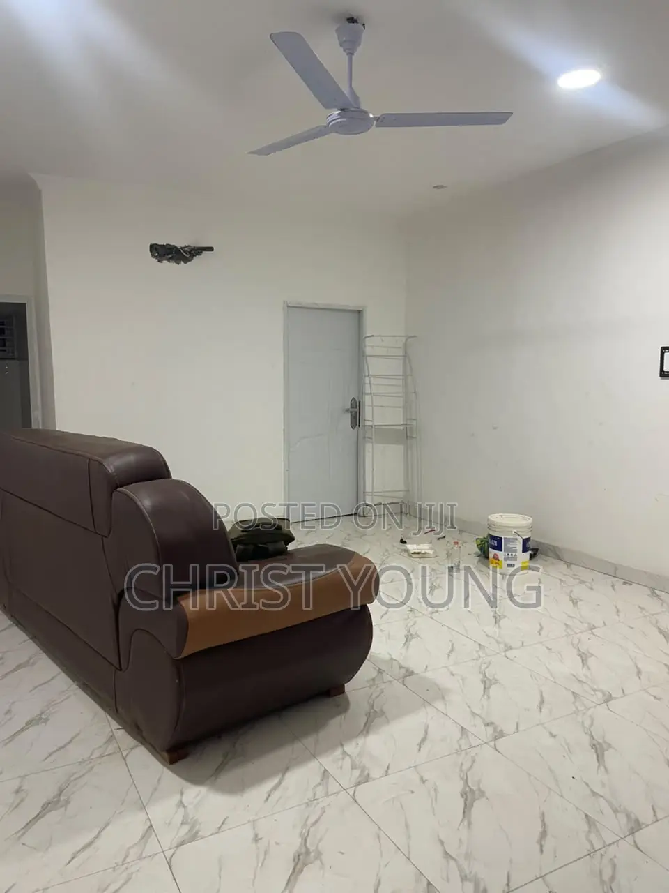 6bdrm Apartment in Accra Metropolitan for sale