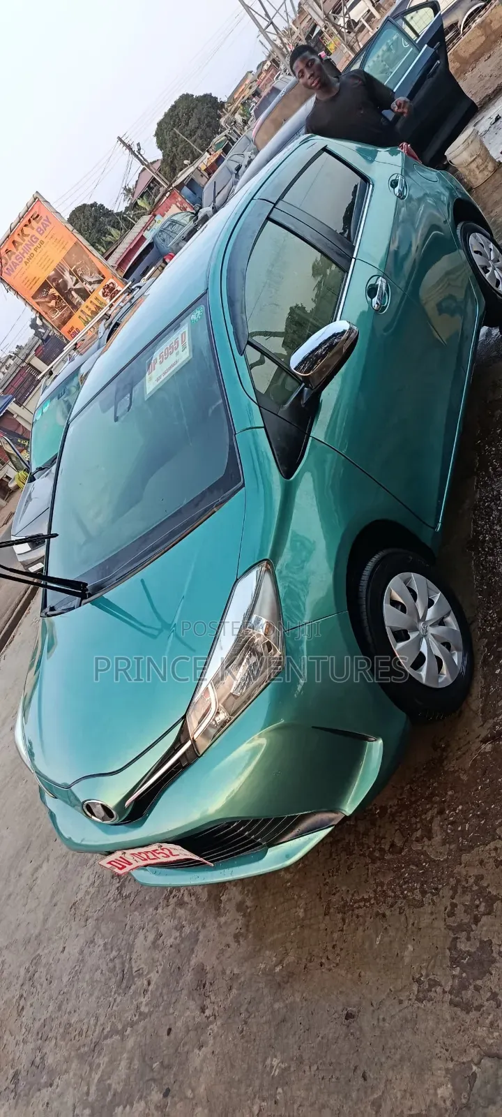 Toyota Vitz 2015 Green