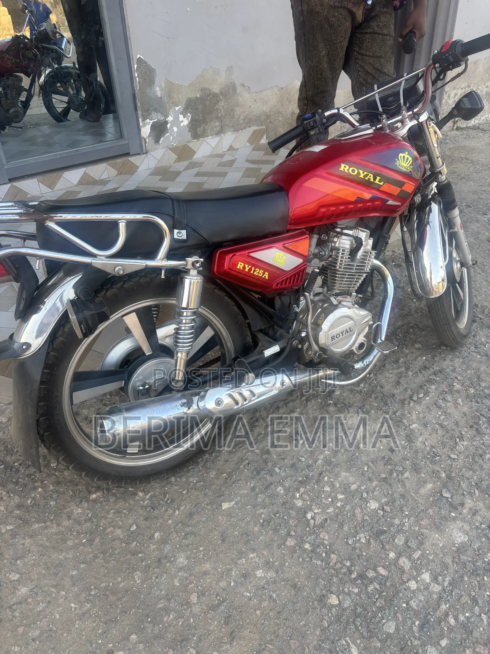 New Royal RY125 2022 Red