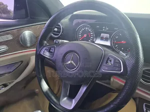 Mercedes-Benz E300 2018 Blue