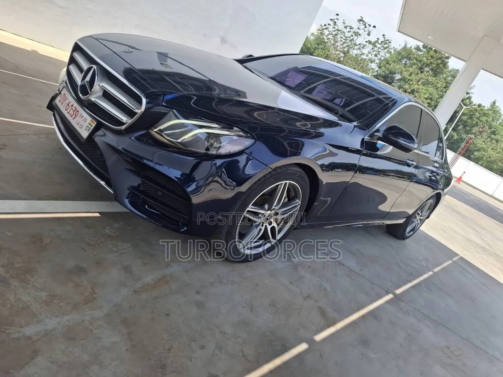 Mercedes-Benz E300 2018 Blue