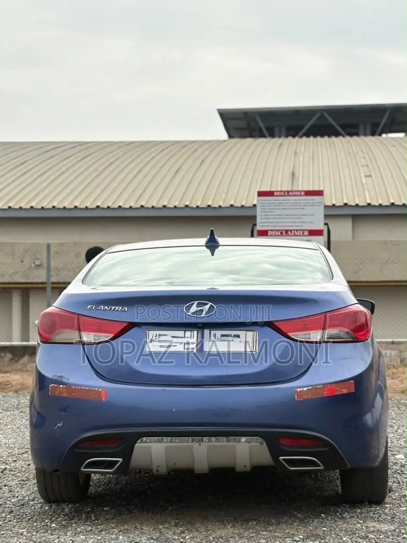 Hyundai Elantra Limited Sedan FWD (1.8L 4cyl 6A) 2013 Blue