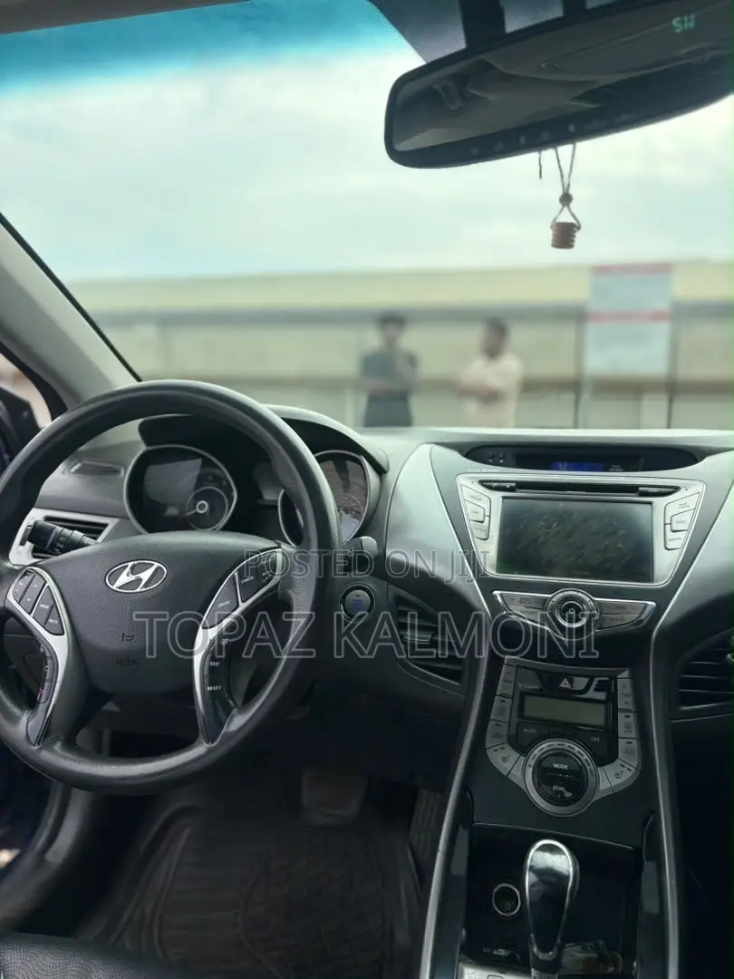 Hyundai Elantra Limited Sedan FWD (1.8L 4cyl 6A) 2013 Blue