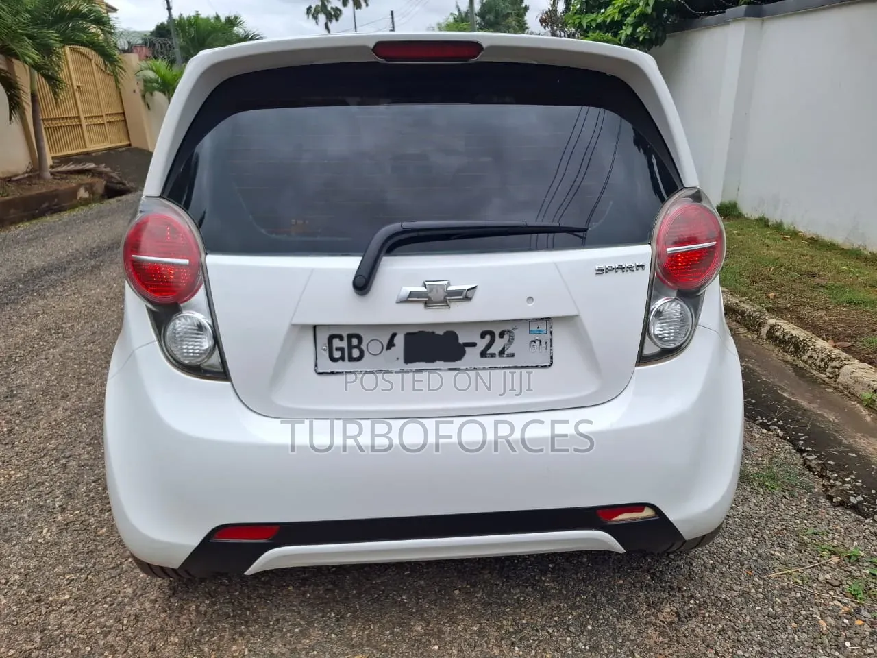 Chevrolet Spark 2015 White