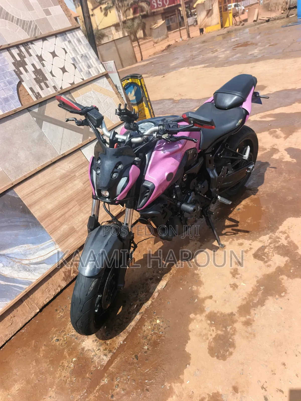 Yamaha MT-07 2024 Pink