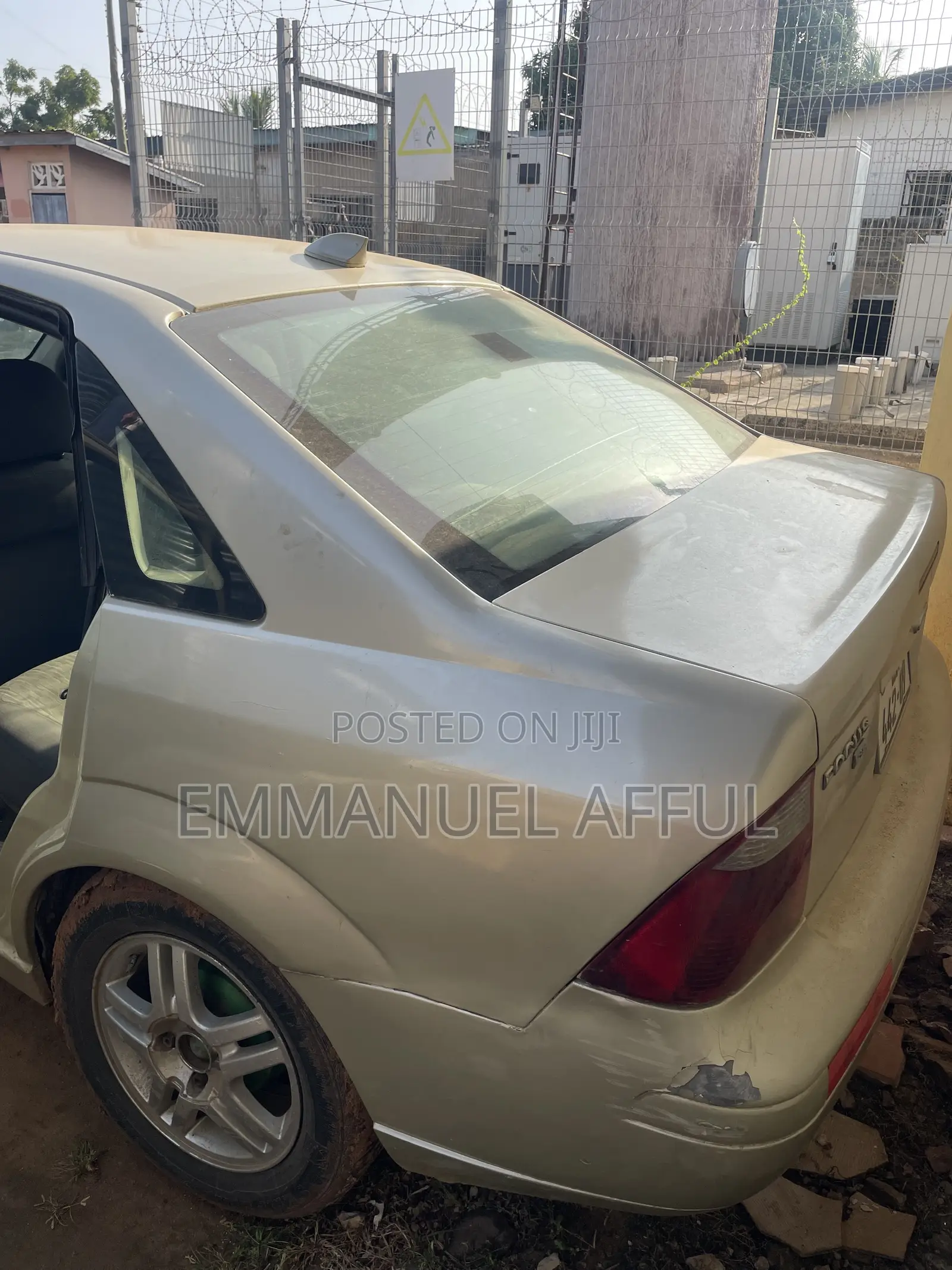 Ford Focus ZX4 S 2005 Ivory