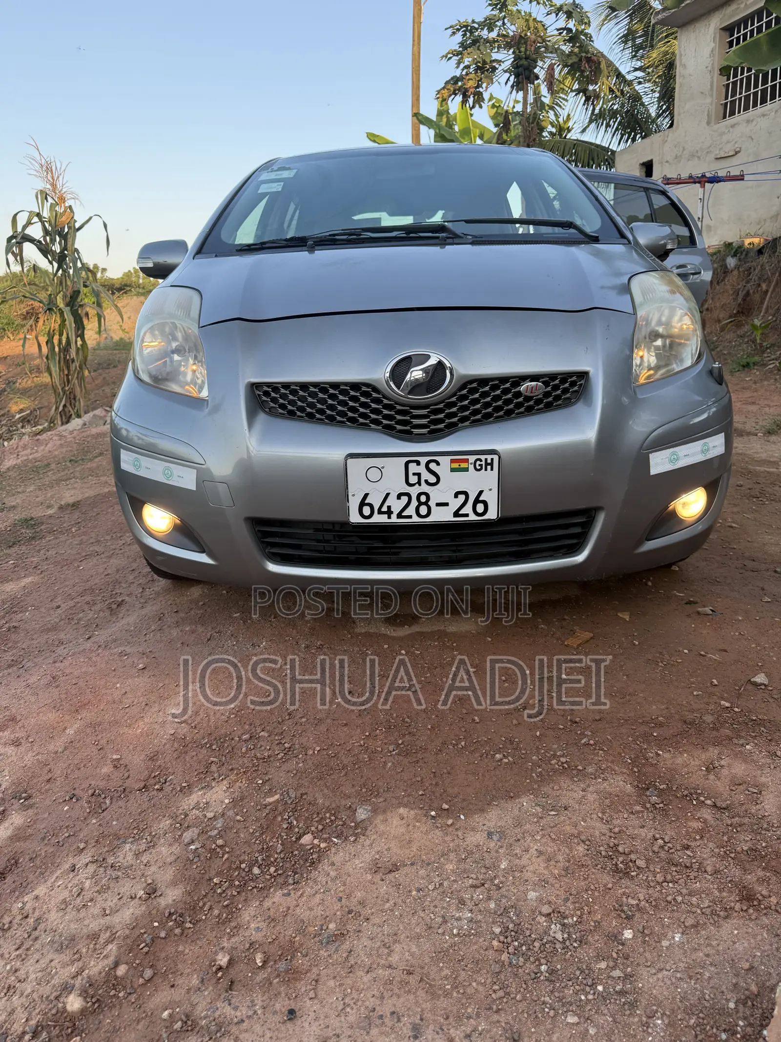 Toyota Vitz 1.5 FWD 3dr 2010 Gray