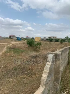 Title Land for Sale at Santeo
