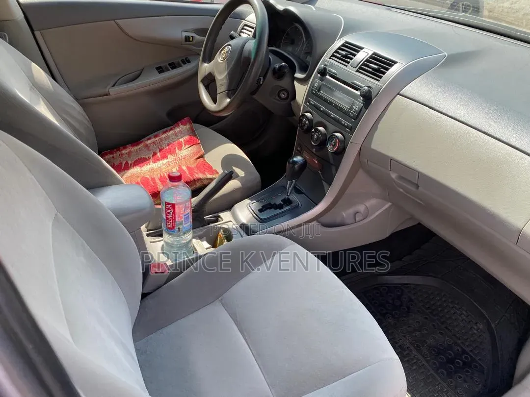 Toyota Corolla 2010 Red