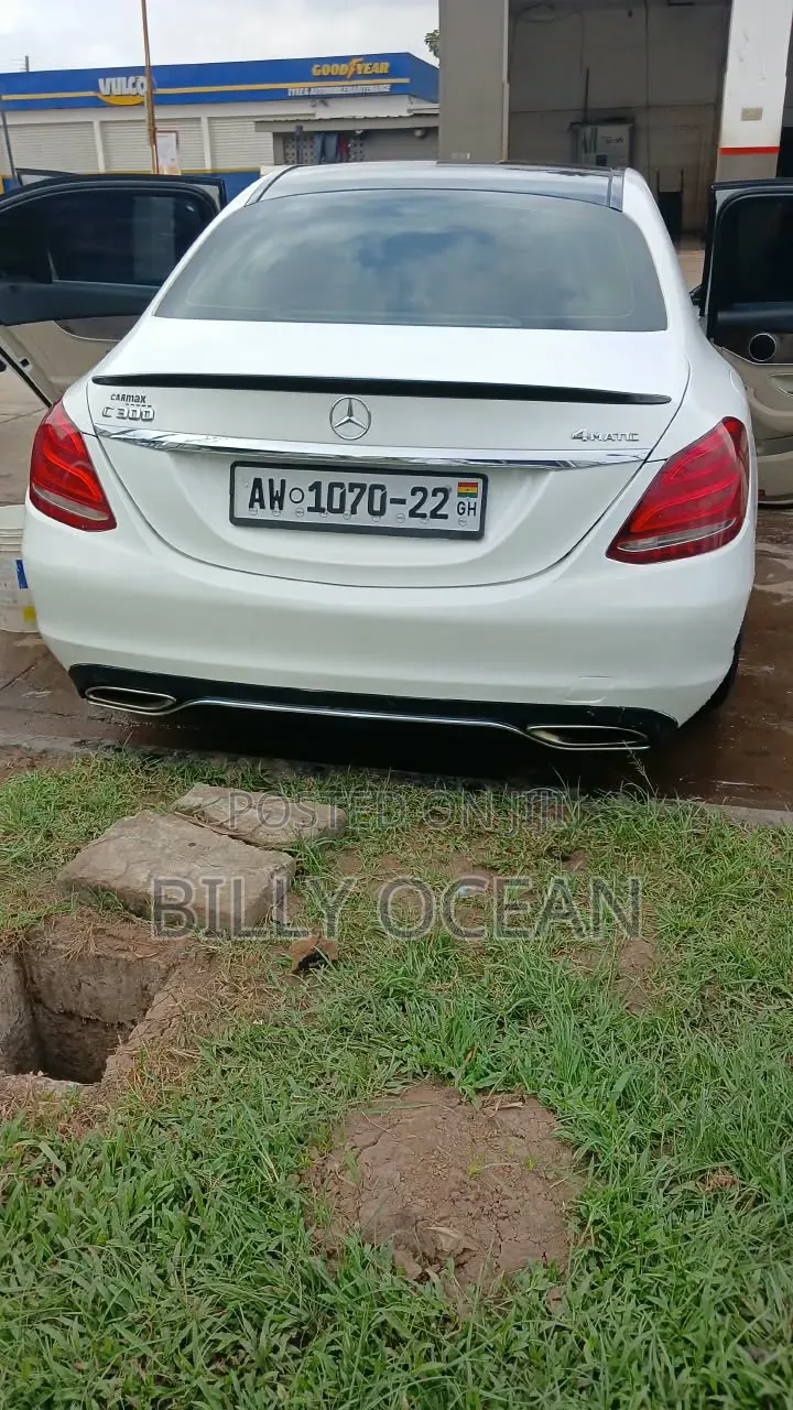 Mercedes-Benz C300 2017 White