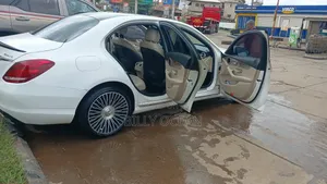 Mercedes-Benz C300 2017 White
