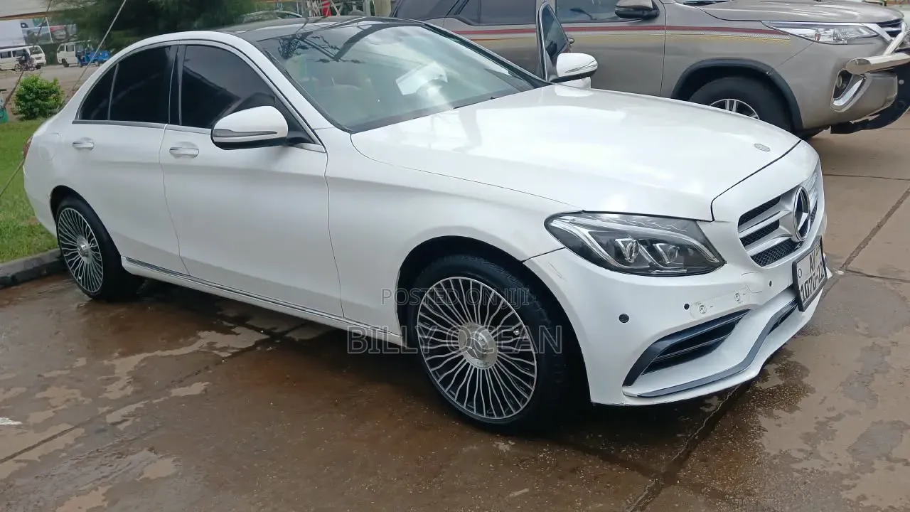Mercedes-Benz C300 2017 White