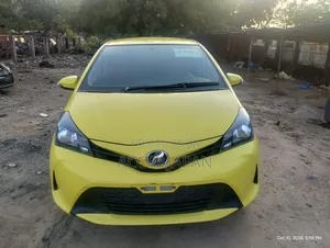 Toyota Vitz 1.3 AWD 5dr 2015 Yellow