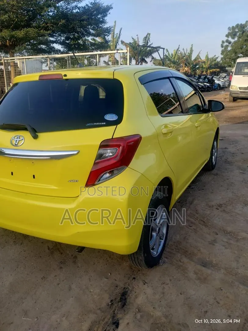 Toyota Vitz 1.3 AWD 5dr 2015 Yellow