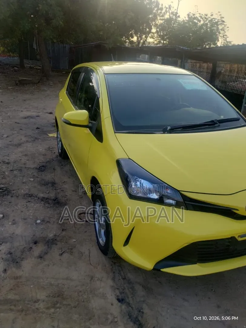 Toyota Vitz 1.3 AWD 5dr 2015 Yellow