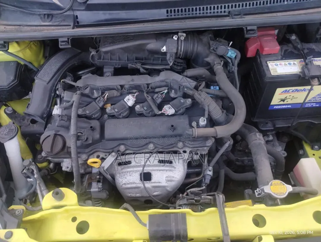 Toyota Vitz 1.3 AWD 5dr 2015 Yellow