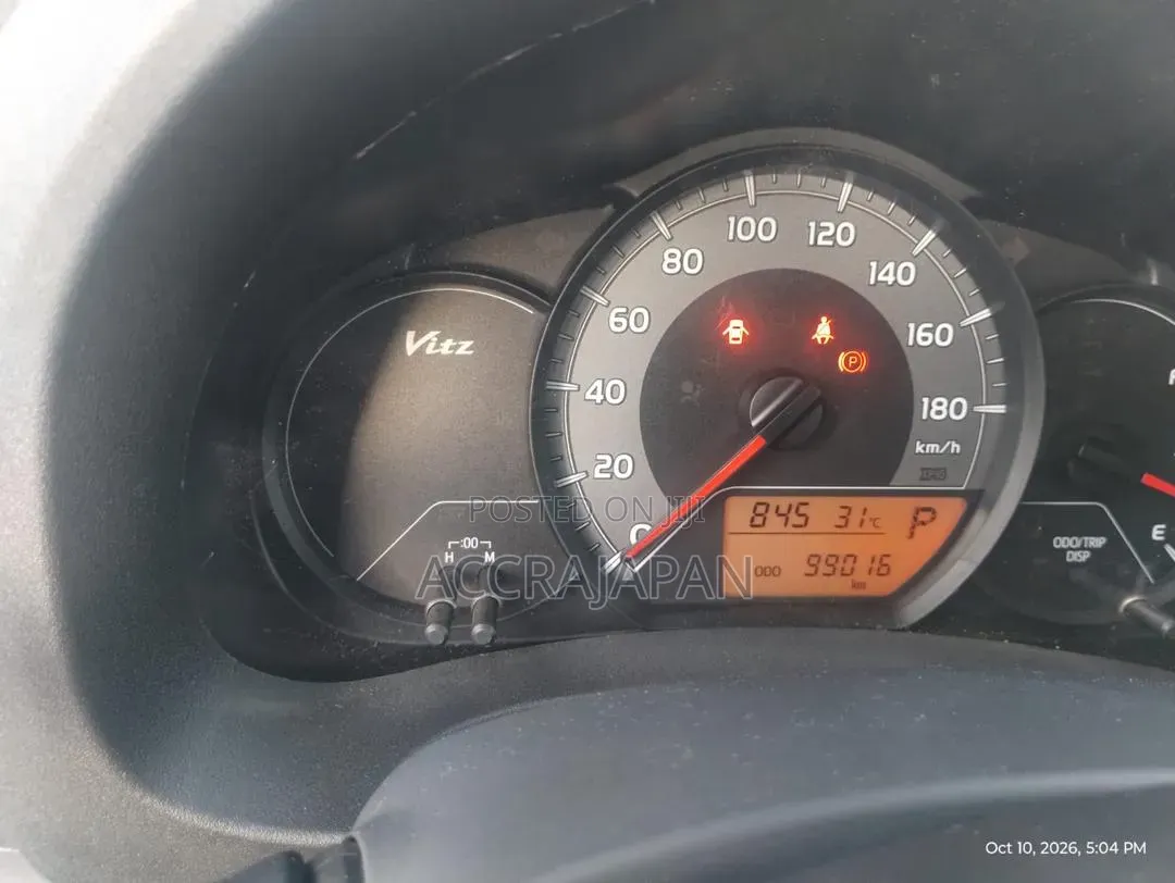 Toyota Vitz 1.3 AWD 5dr 2015 Yellow