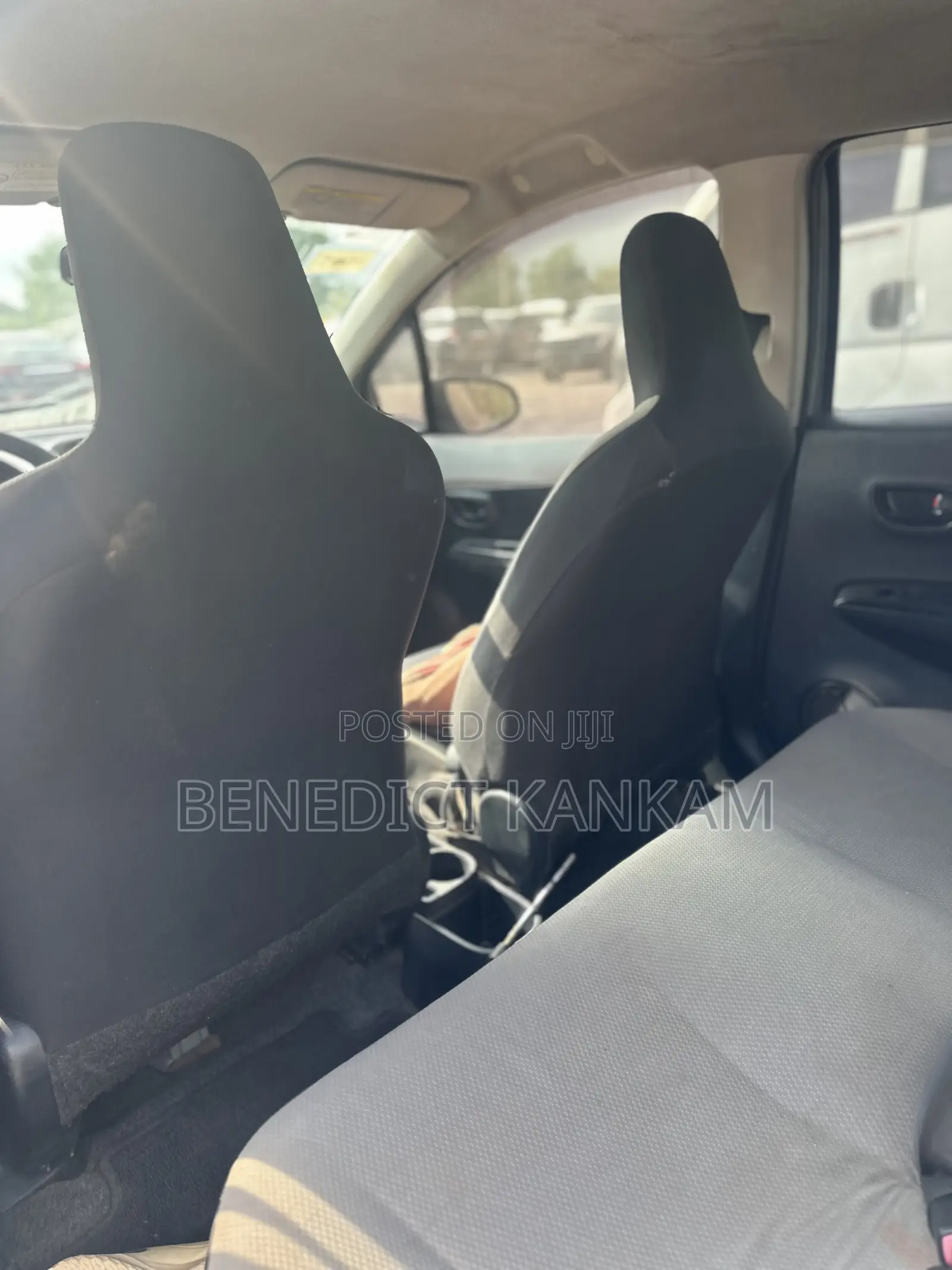 Toyota Vitz 1.0 FWD 5dr 2012 Gray