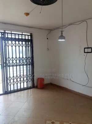 Roadside Shop for Rent