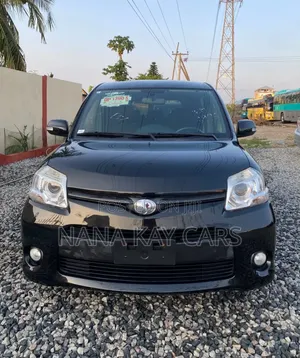 Toyota Sienta 1.5 AWD 2015 Black