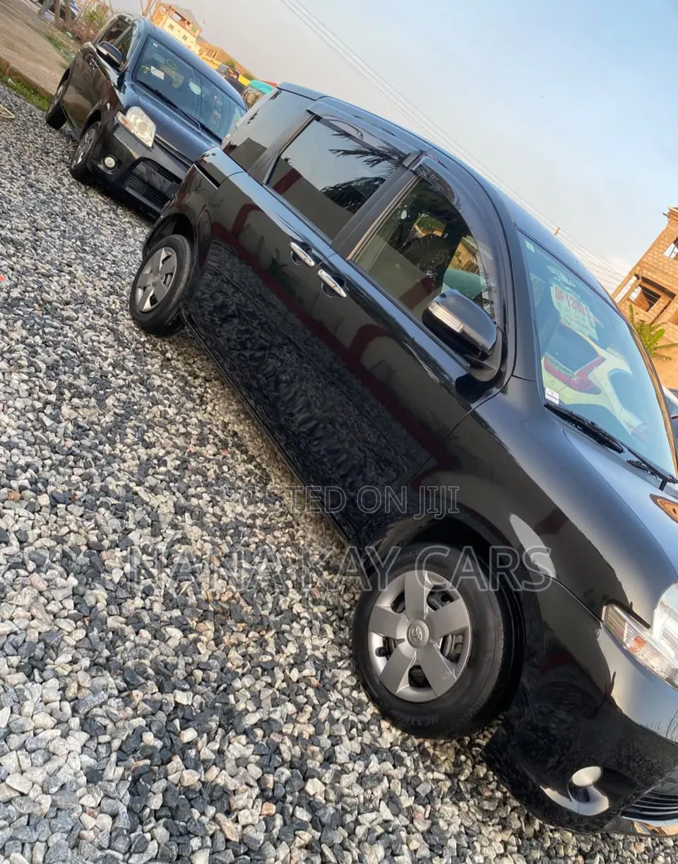 Toyota Sienta 1.5 AWD 2015 Black